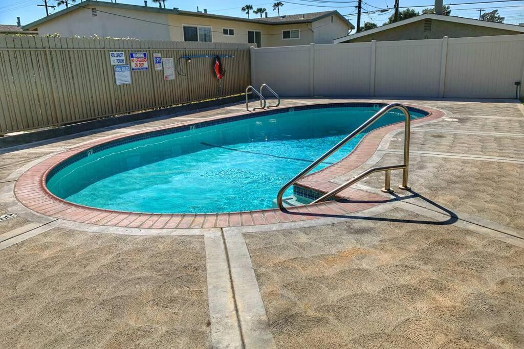 Huntington Highlight - Pool, Patio, Close To Beach Хантингтон-Бич Экстерьер фото